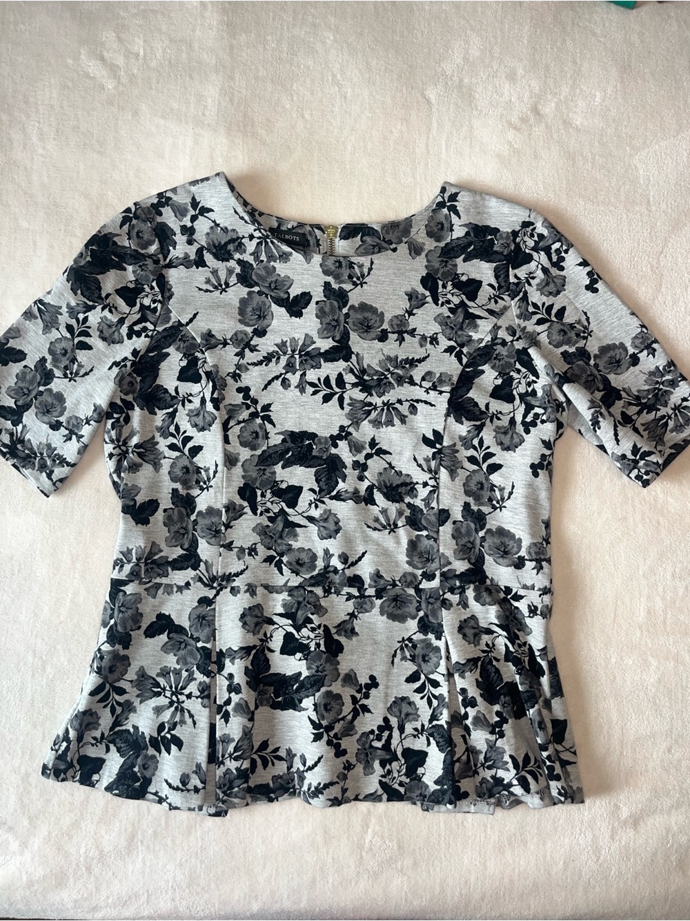 Talbots Womens Short Sleeve Peplum Blouse Gray Black Floral Business Work Medium